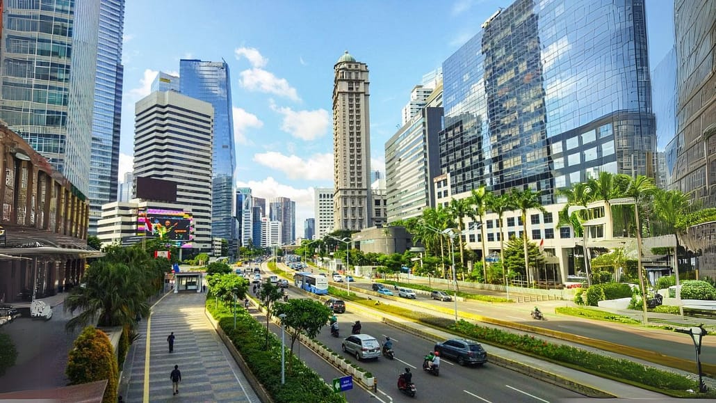 Bisnis di Jakarta sangat ketat dan cepat, sehingga memerlukan sistem pencatatan akuntansi yang instan, seperti Accurate Online